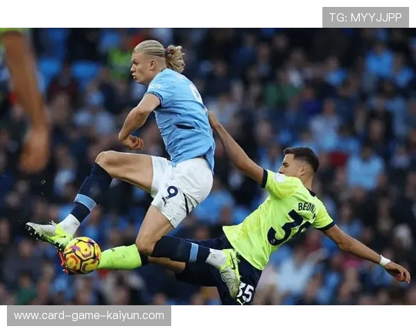 曼城前场连线哈兰德禁区内轻松破网示威，展现进攻火力之巅