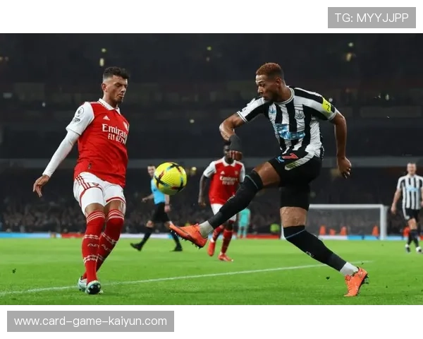 纽卡斯尔阿兰快速插上头槌破门主场氛围爆棚