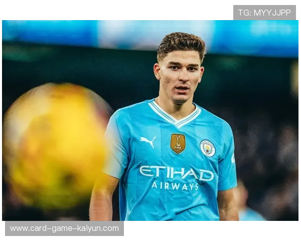 曼城阿尔瓦雷斯禁区勾射完成技惊四座之作