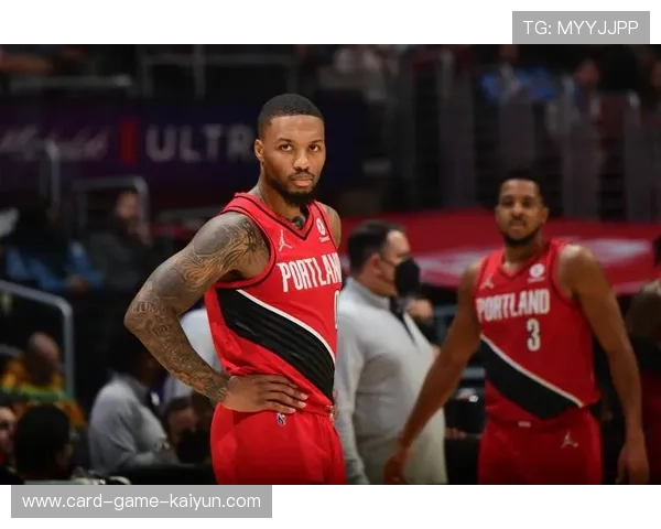 开拓者利拉德弧顶三分命中引爆看台