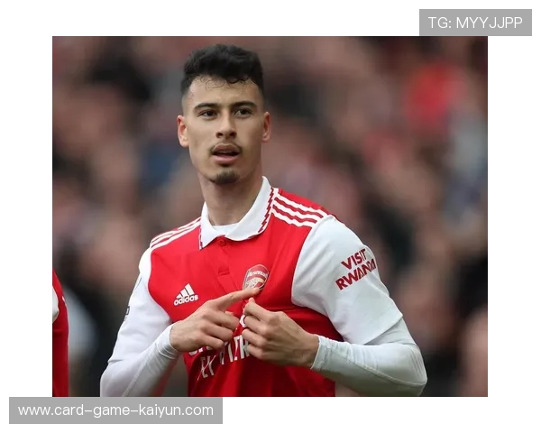 阿森纳右路换位制造空档，马丁内利突破得手